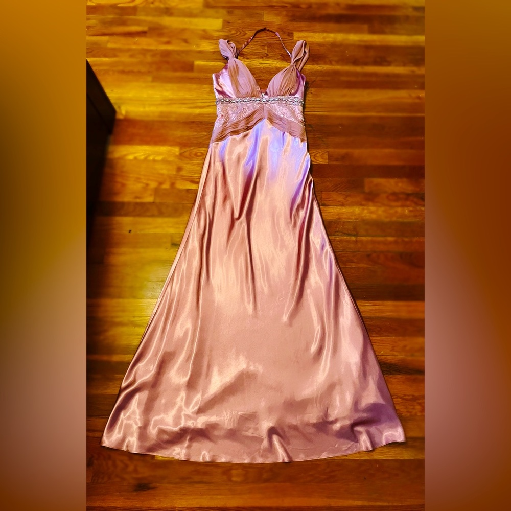 Long evening dress with some broderie 🌸❤️